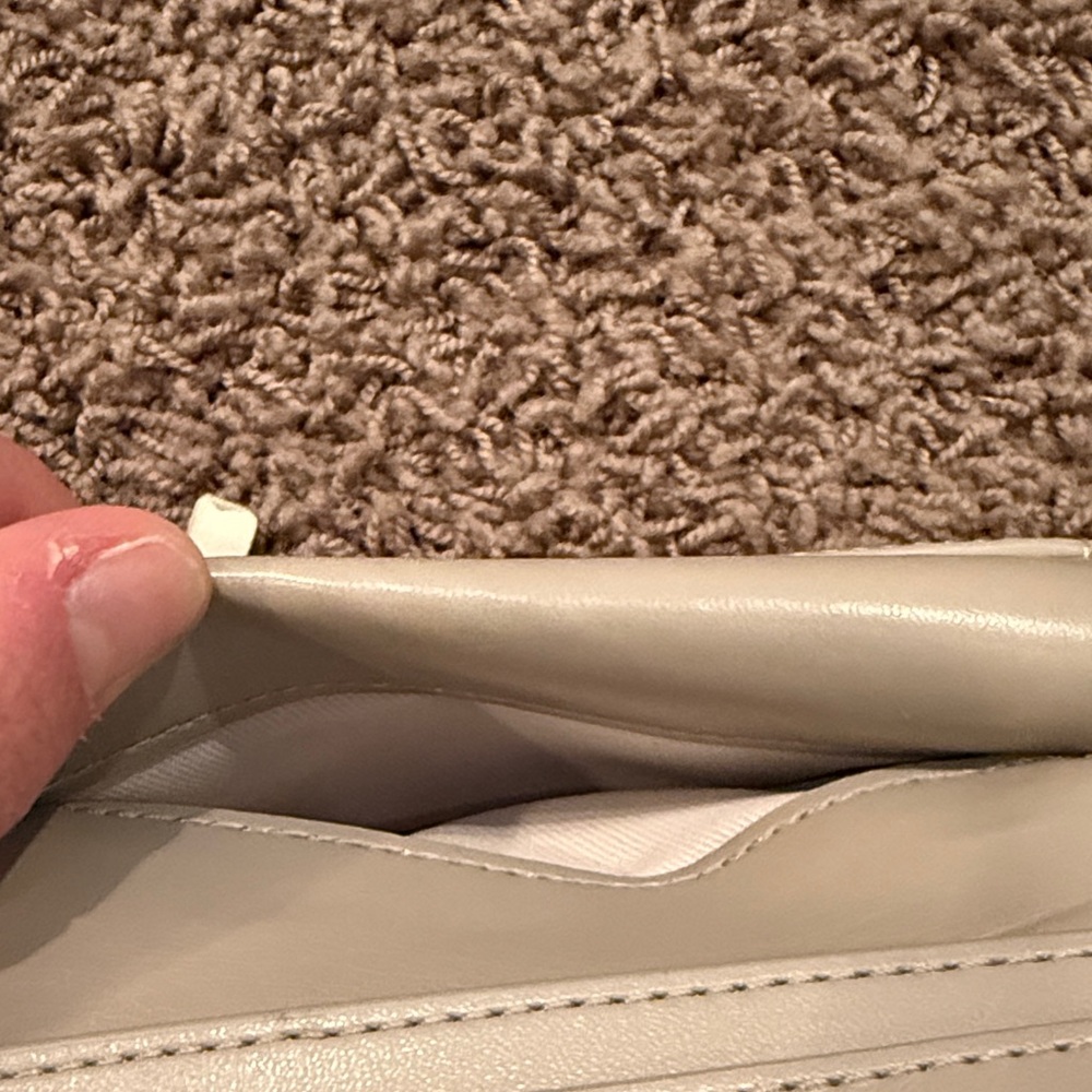 Marc Jacobs Ivory Wallet with Gold Accent - Picture 6 of 9